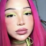 Mila, mit schönen dicken Titten. Bild