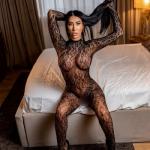 Lucia, bildhübsche und vollbusige Frau. Bild