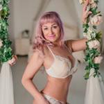 Angela sendet dir heiße Küsse und möchte mehr. Bild