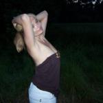 Ein schlanker Body in erotischen Dessous wartet auf dich Bild